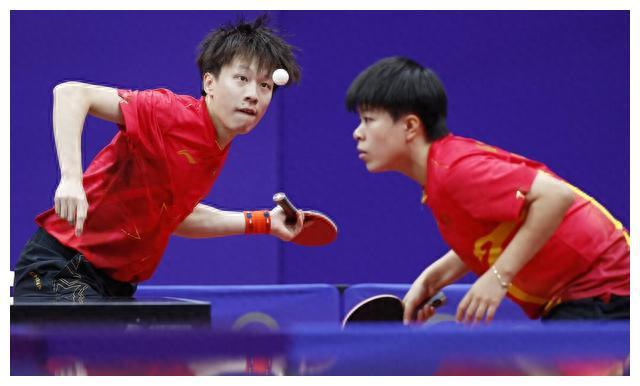 的篮球与足 的篮球与足