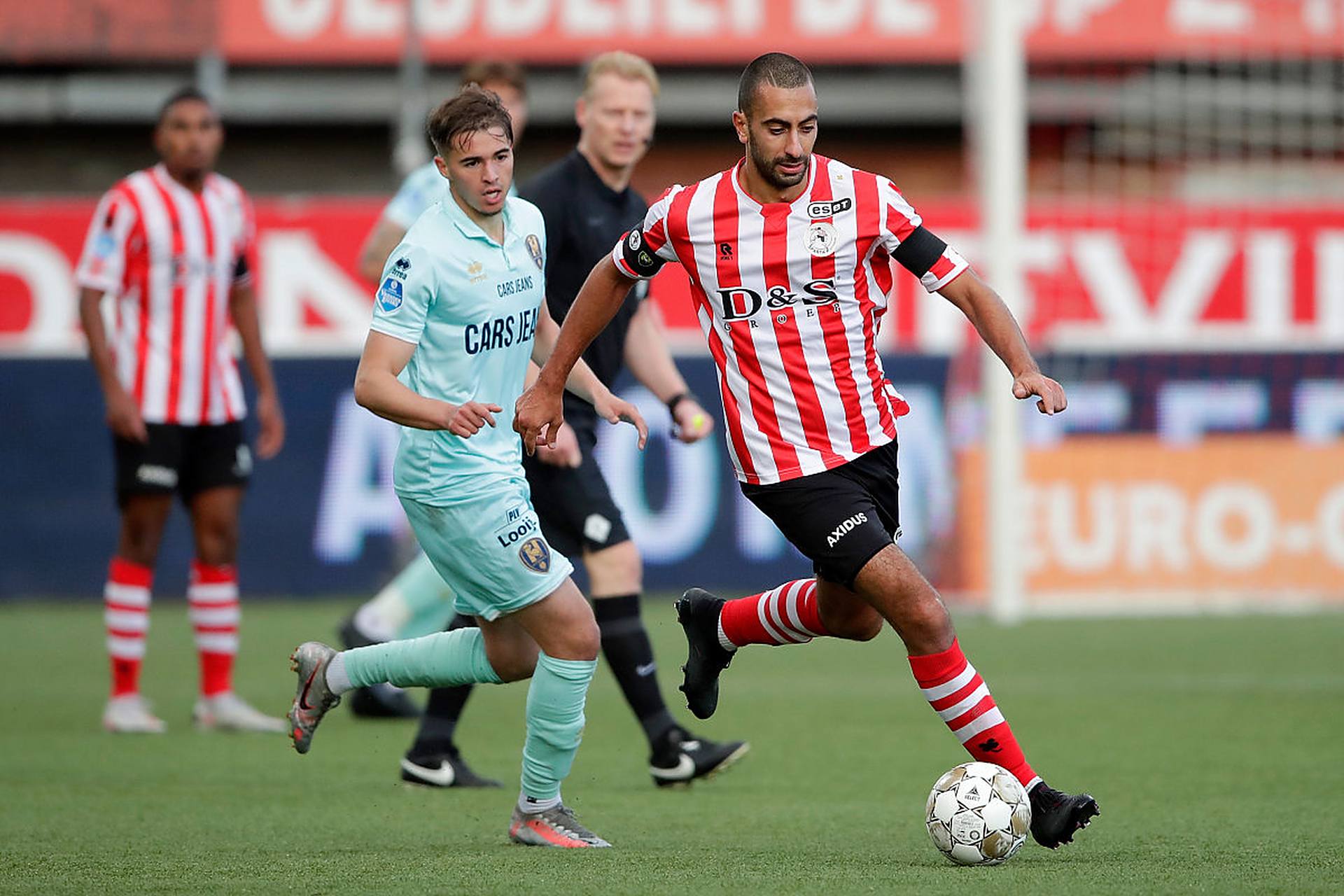 展了团队协 展了团队协